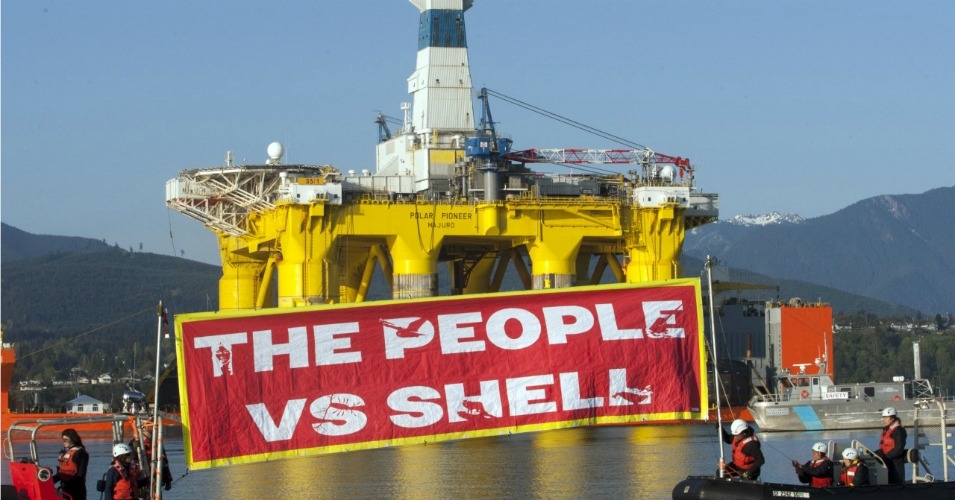In Seattle, It’s David vs. Goliath as Kayakers Hit Water to Protest Shell Oil