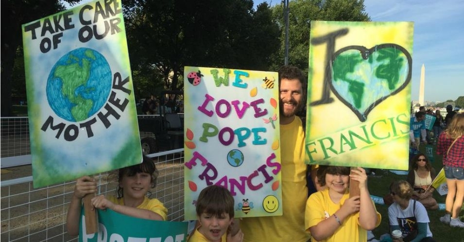 Rallying with Pope, Climate Justice Campaigners Hail ‘Shovel-Ready Solution’